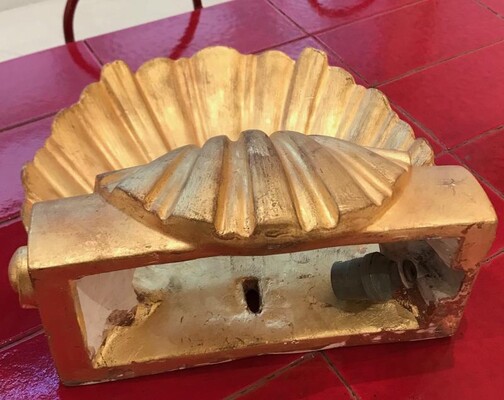 Serge Roche gold leaf plaster shell shaped pair of sconces